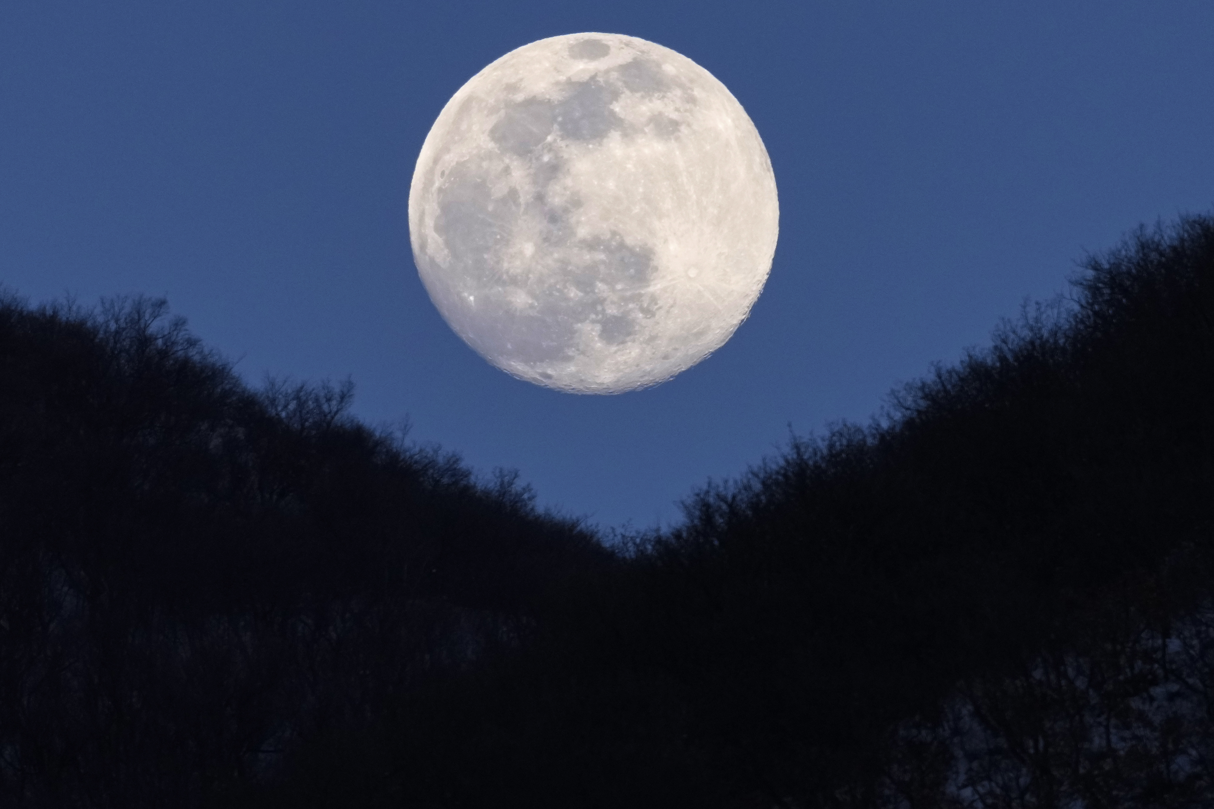 Когда будет следующая луна. The Moon on July 14 2006.